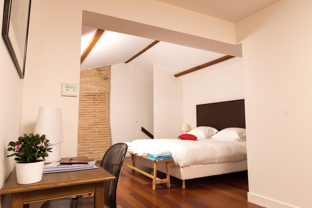 Les Cinq Sens Du Chateau Mayne Lalande Hotel Castelnau-de-Medoc Room photo